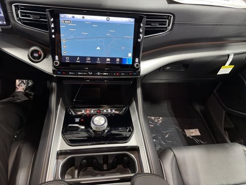 New 2026 Jeep Grand Wagoneer 4WD image 37