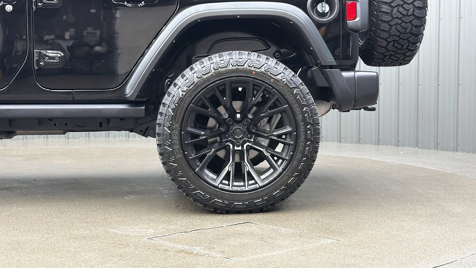 Used 2025 Jeep Wrangler Unlimited Sport AWD/4WD image 11