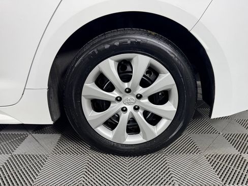 Used 2024 Toyota Corolla LE FWD image 38