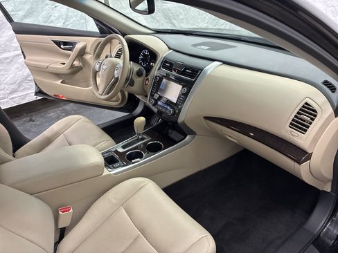 Used 2015 Nissan Altima 3.5 SL FWD image 14