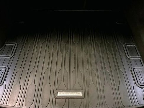 Certified 2026 Land Rover Range Rover Velar Dynamic SE image 33