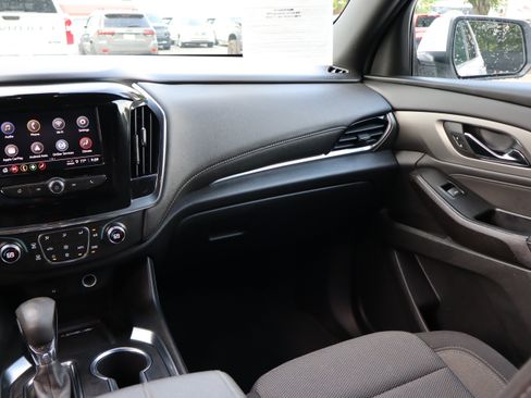 Used 2023 Chevrolet Traverse LT AWD/4WD image 13