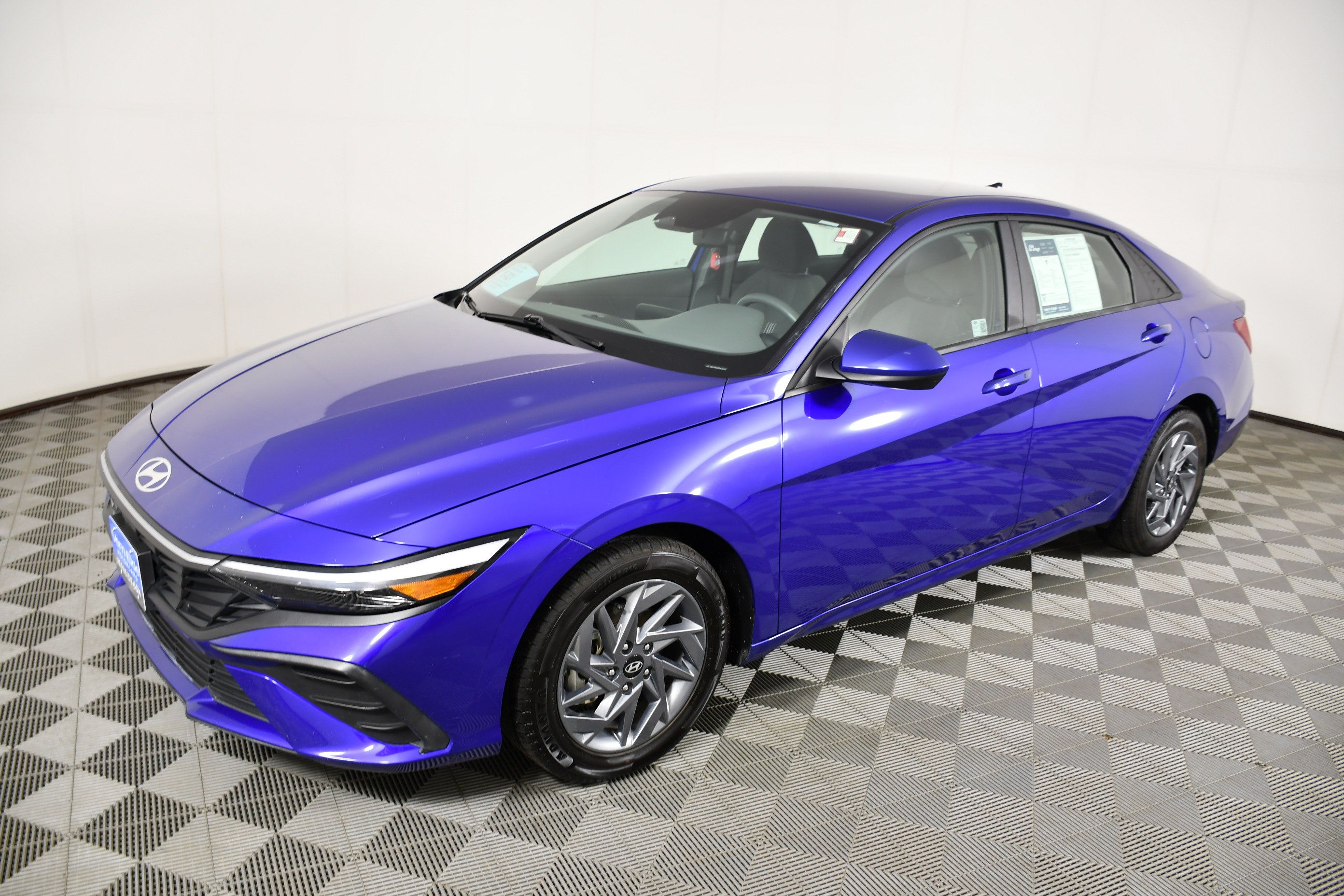 Used 2024 Hyundai Elantra SEL FWD image 10