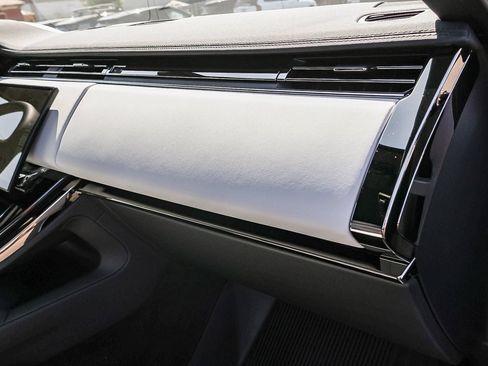 New 2026 Land Rover Range Rover Sport SE AWD/4WD image 18