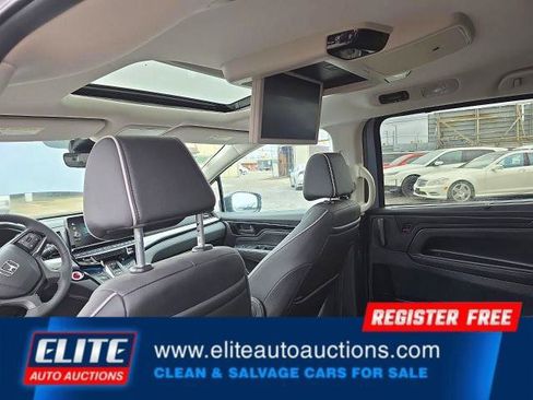 Used 2025 Honda Odyssey Touring image 19