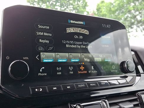 Used 2023 Nissan Pathfinder SL AWD/4WD image 20