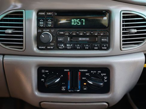 Used 2001 Buick Century Custom w/ Premium Pkg image 28