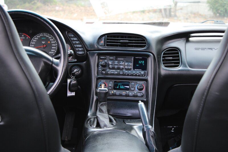 Used 1999 Chevrolet Corvette Coupe w/ Memory Pkg RWD image 18