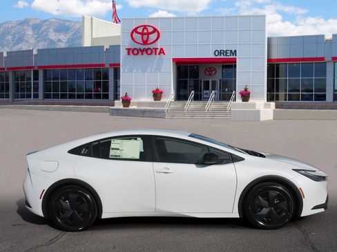 New 2026 Toyota Prius Plug-In Hybrid image 3