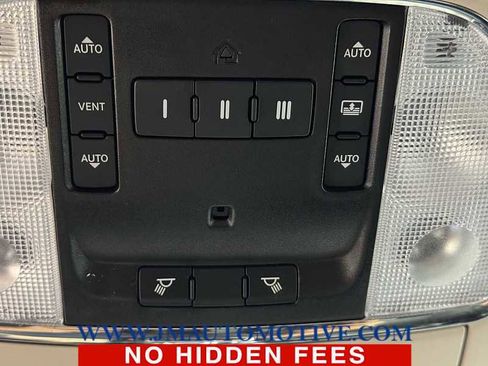 Used 2019 Chrysler 300 Limited w/ Safetytec Plus Group image 38