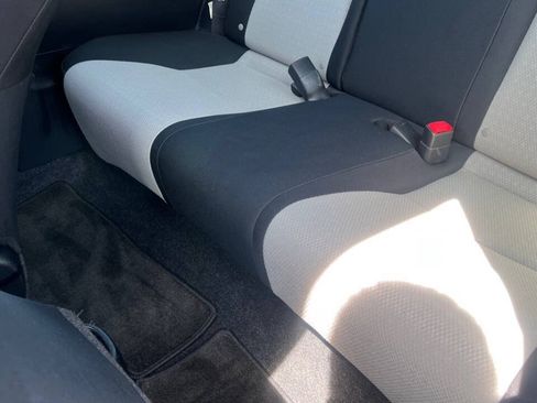 Used 2012 Toyota Yaris LE FWD image 11