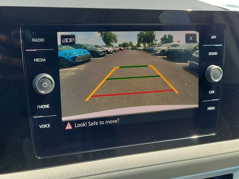New 2026 Volkswagen Taos SE FWD image 22