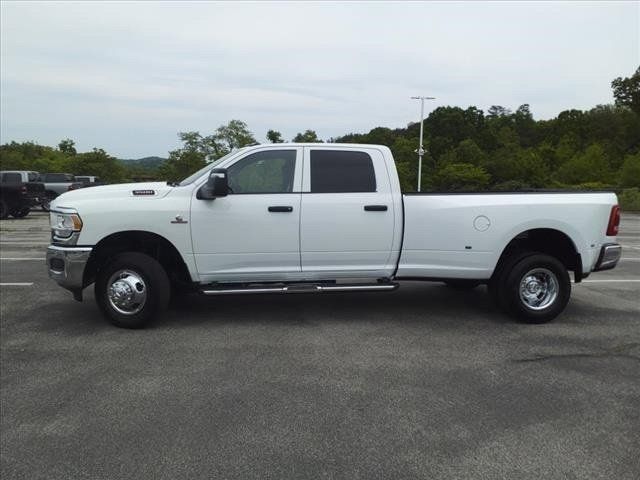 New 2024 RAM 3500 Tradesman w/ Chrome Appearance Group AWD/4WD image 4