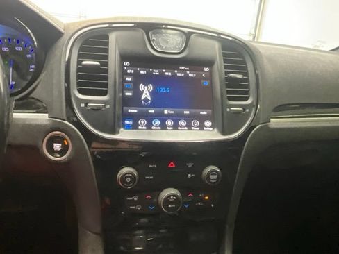 Used 2019 Chrysler 300 S RWD image 8