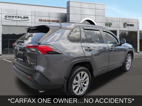Used 2022 Toyota RAV4 XLE Premium FWD image 3