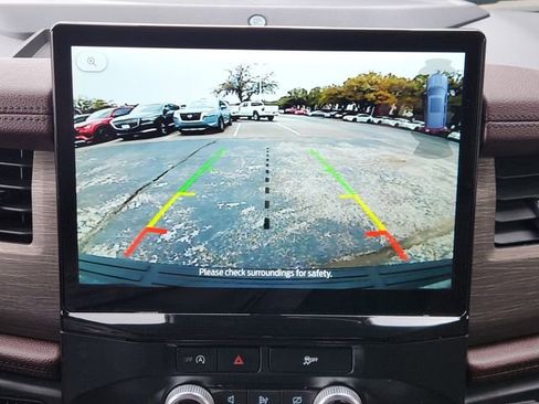 Used 2024 Ford Expedition Limited image 18