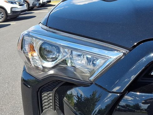 Used 2024 Toyota 4Runner SR5 Premium w/ Moonroof Package AWD/4WD image 9