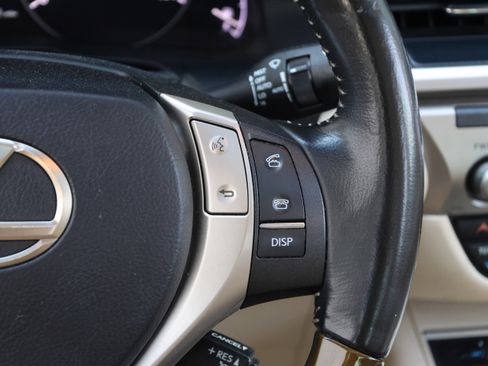 Used 2015 Lexus ES 350 w/ Premium Package FWD image 22