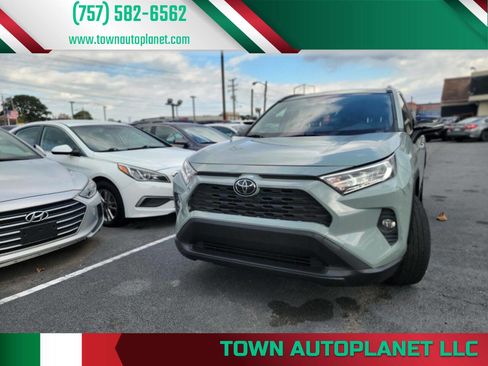 Used 2019 Toyota RAV4 XLE image 1
