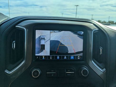 Used 2023 Chevrolet Silverado 2500 High Country w/ Z71 Off-Road Package image 17