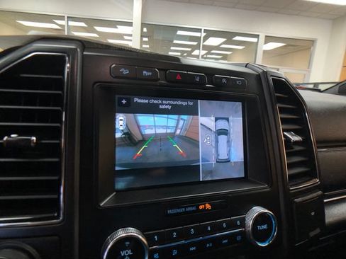 Certified 2019 Ford Expedition Limited w/ Special Edition Package AWD/4WD image 16