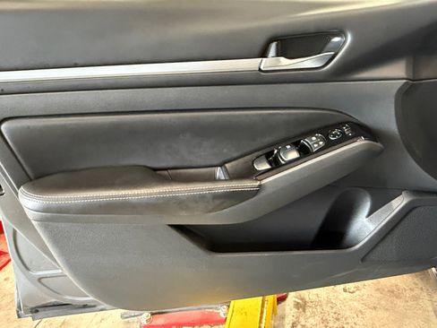 Used 2023 Nissan Altima 2.5 SV FWD image 25
