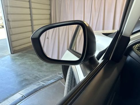 Used 2024 Nissan Rogue S FWD image 18