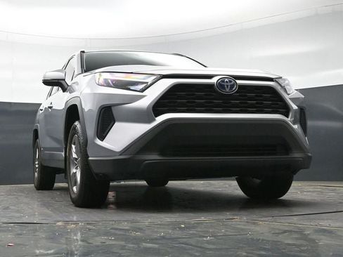 Used 2023 Toyota RAV4 XLE AWD/4WD image 26