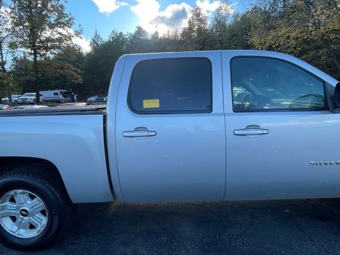 Used 2010 Chevrolet Silverado 1500 LTZ w/ Z71 Appearance Package image 10