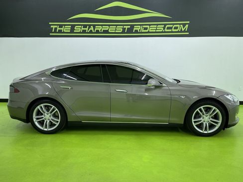 Used 2015 Tesla Model S 85D image 11