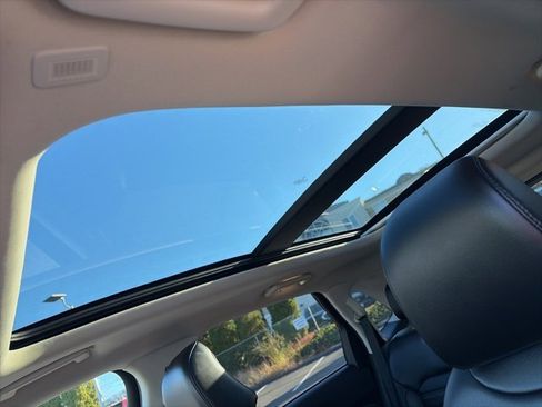 Used 2022 Ford Edge SEL w/ Convenience Package image 15