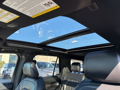 Used 2021 Ford Expedition Limited image 43