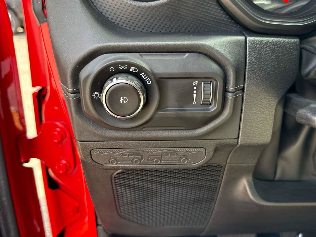 Used 2024 Jeep Wrangler Unlimited Rubicon AWD/4WD image 25