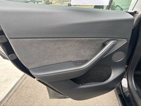Used 2023 Tesla Model Y Long Range image 14