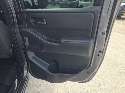 Used 2026 Nissan Frontier SV w/ SV Convenience Package RWD image 26