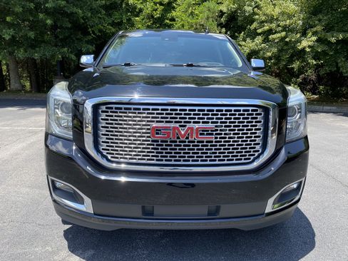 Used 2015 GMC Yukon XL Denali w/ Premium Package RWD image 3