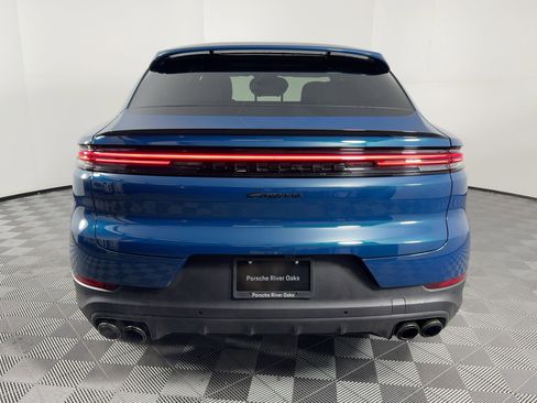 Certified 2025 Porsche Cayenne Coupe image 10
