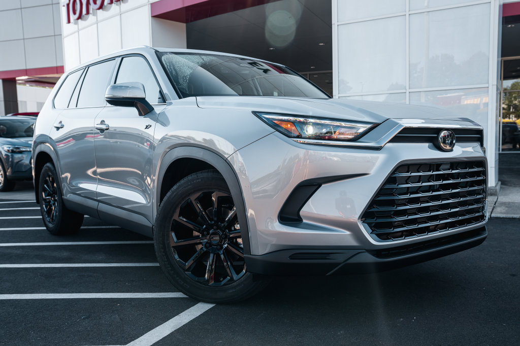 New 2026 Toyota Grand Highlander XLE FWD image 1