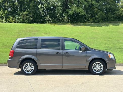 Used 2019 Dodge Grand Caravan SXT FWD image 8
