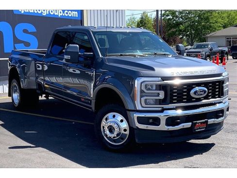 Used 2023 Ford F450 Lariat w/ Lariat Ultimate Package AWD/4WD image 2