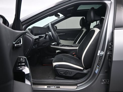 Used 2022 Kia EV6 GT-Line w/ GT-Line Suede Seat Package AWD/4WD image 21