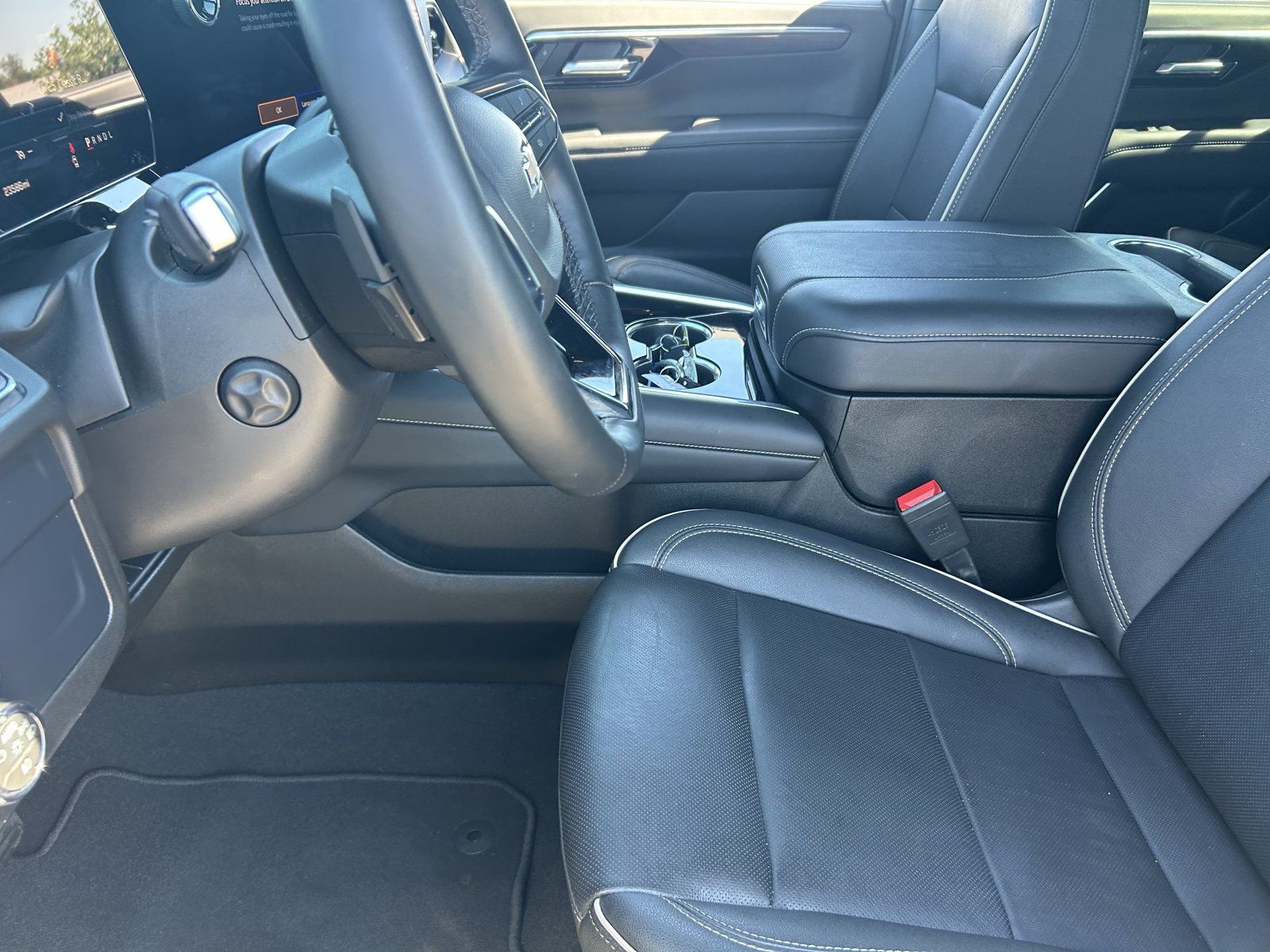 Certified 2026 Chevrolet Suburban Premier AWD/4WD image 28