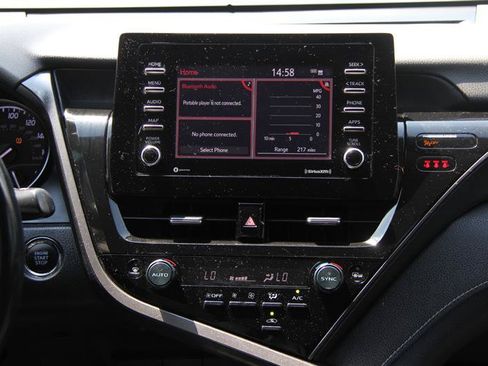 Used 2022 Toyota Camry SE w/ Cold Weather Package FWD image 24