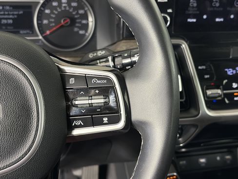 Certified 2022 Kia Sorento X-Line EX image 35