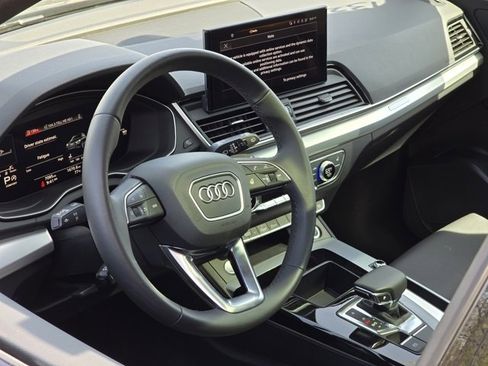 Used 2025 Audi Q5 2.0T Premium image 17