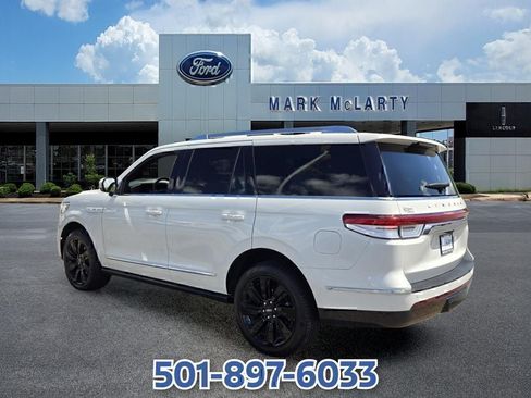 Used 2024 Lincoln Navigator Reserve AWD/4WD image 3