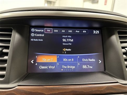 Used 2017 Nissan Pathfinder Platinum image 39