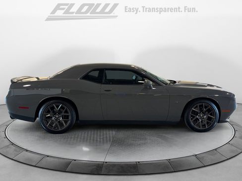 Used 2017 Dodge Challenger R/T image 8