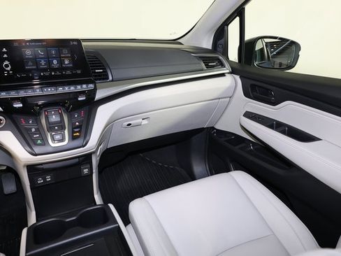 Used 2026 Honda Odyssey EX-L image 11