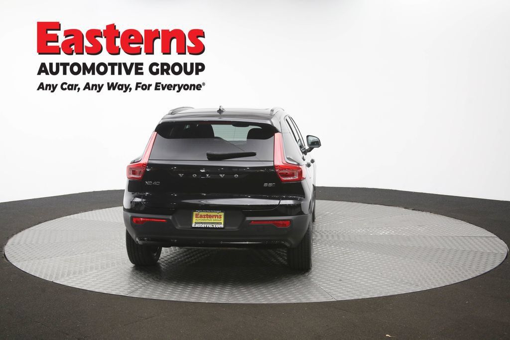Used 2024 Volvo XC40 B5 Core AWD/4WD image 40